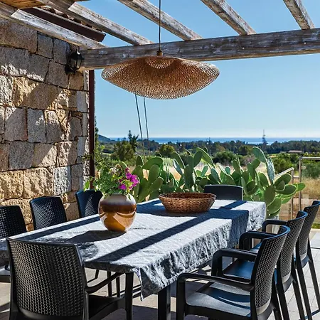 Villa Is Laccus 8 Castiadas